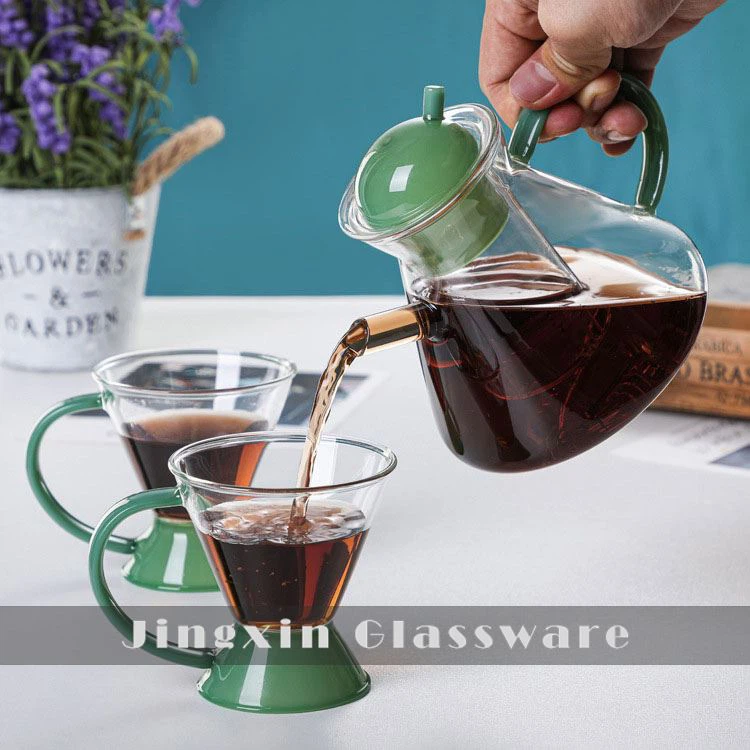 Стъклени съдове за пиене